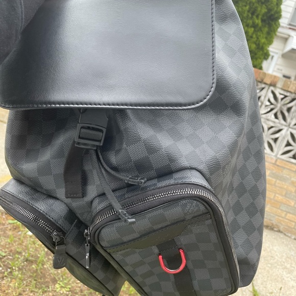 Designer: LOUIS VUITTON
Style: Backpack Bag - Picture 7 of 7